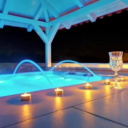 Lägenhet Moderne Mit Jacuzzi By Interhome *