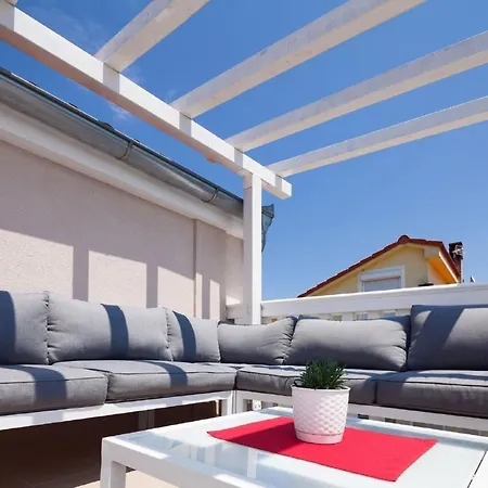 Moderne Mit Jacuzzi By Interhome * Ližnjan