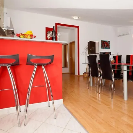 Moderne Mit Jacuzzi By Interhome Apartment