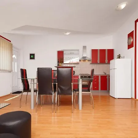 Moderne Mit Jacuzzi By Interhome Apartment Ližnjan