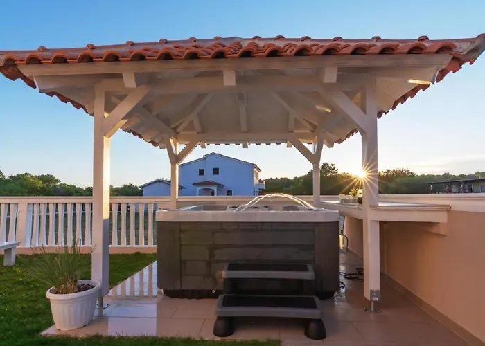Moderne Mit Jacuzzi By Interhome Lägenhet Ližnjan