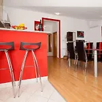 Moderne Mit Jacuzzi By Interhome アパート