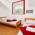 アパート Moderne Mit Jacuzzi By Interhome *
