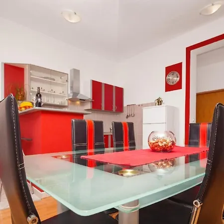 Moderne Mit Jacuzzi By Interhome Lägenhet