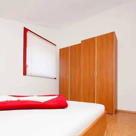 Lägenhet Moderne Mit Jacuzzi By Interhome