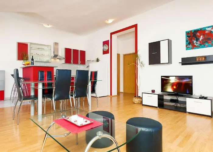 Moderne Mit Jacuzzi By Interhome * Ližnjan