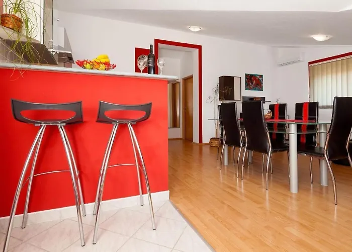 Moderne Mit Jacuzzi By Interhome Lägenhet