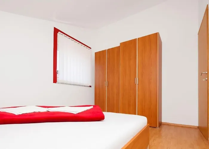 Lägenhet Moderne Mit Jacuzzi By Interhome