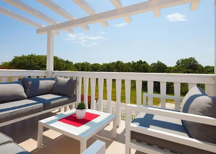 Lägenhet Moderne Mit Jacuzzi By Interhome Ližnjan