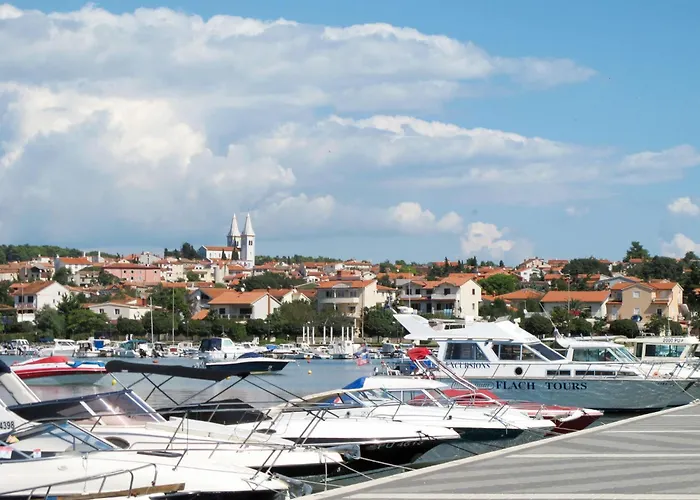 Moderne Mit Jacuzzi By Interhome Lägenhet